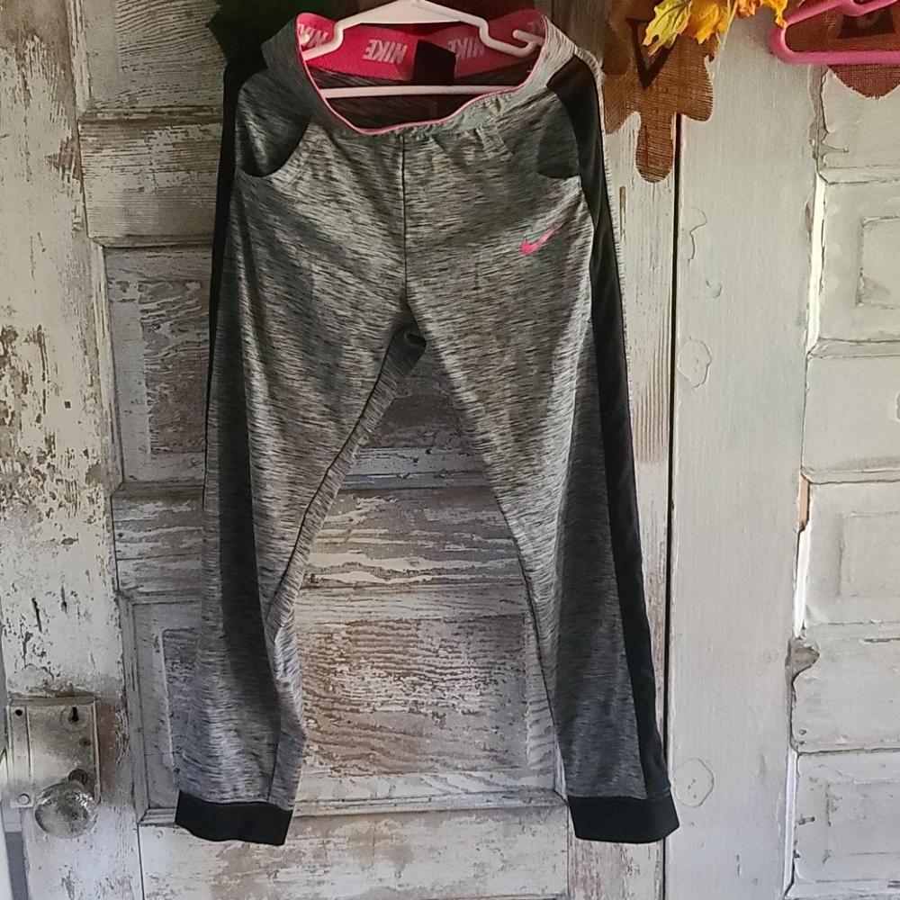 Nike girls pants size 6/7